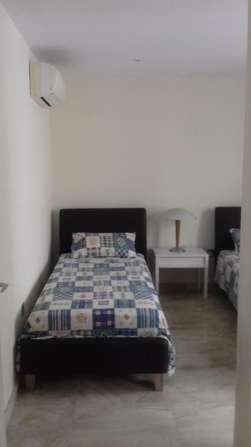 Amathusia Beach Apartment Limasol Buitenkant foto