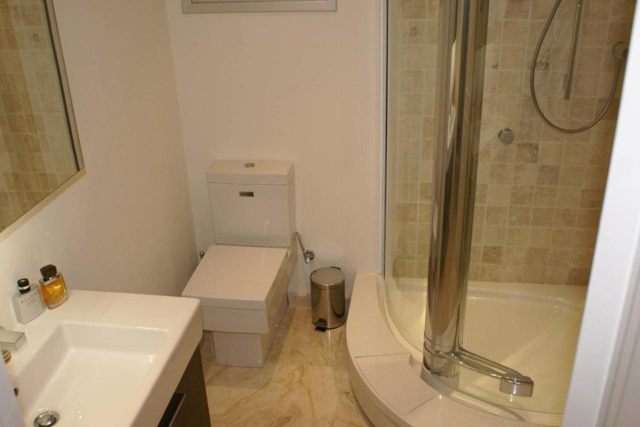 Amathusia Beach Apartment Limasol Buitenkant foto